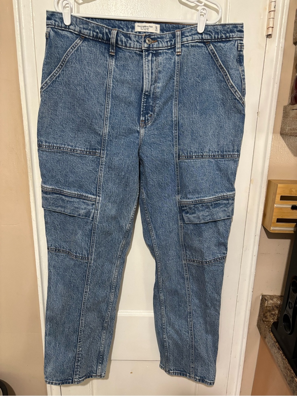 Abercrombie & Fitch Light Blue Denim Jeans - Ultra High Risey WONMEN.